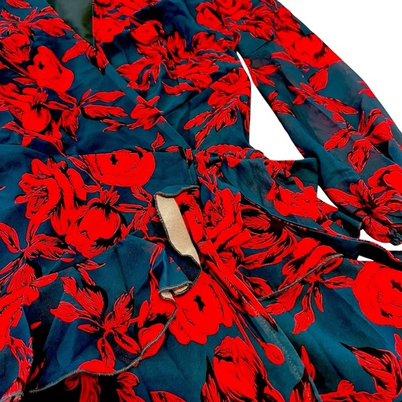 Cupshe Blue & Red Floral Blouson‎ Sleeve Mini Wrap Dress - Size Small NWT - Picture 2 of 5